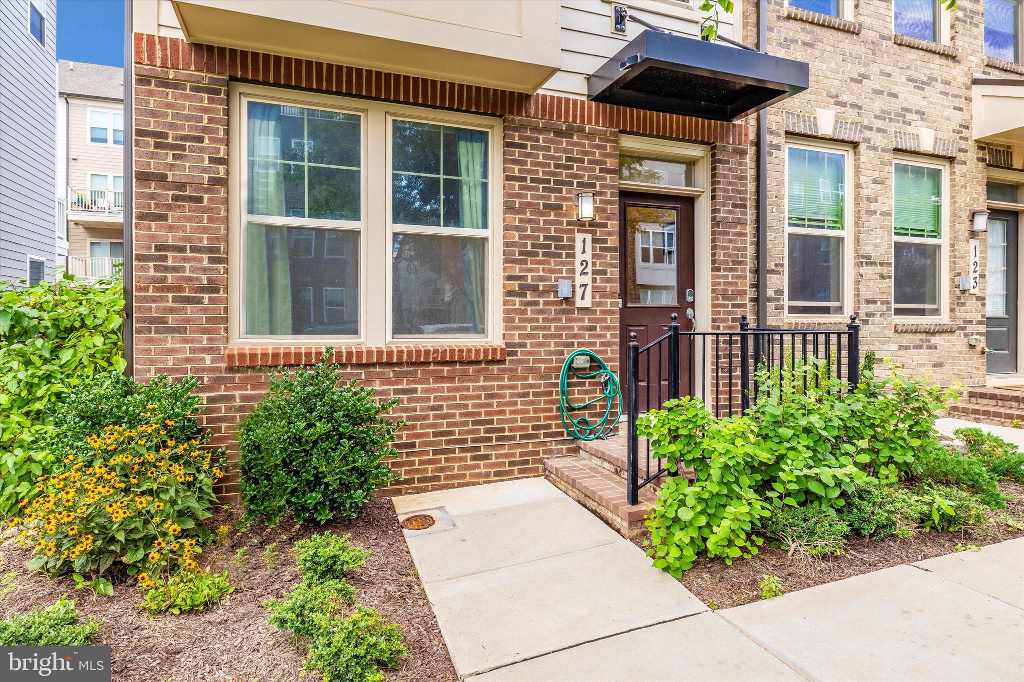 127 DICKENSON DRIVE