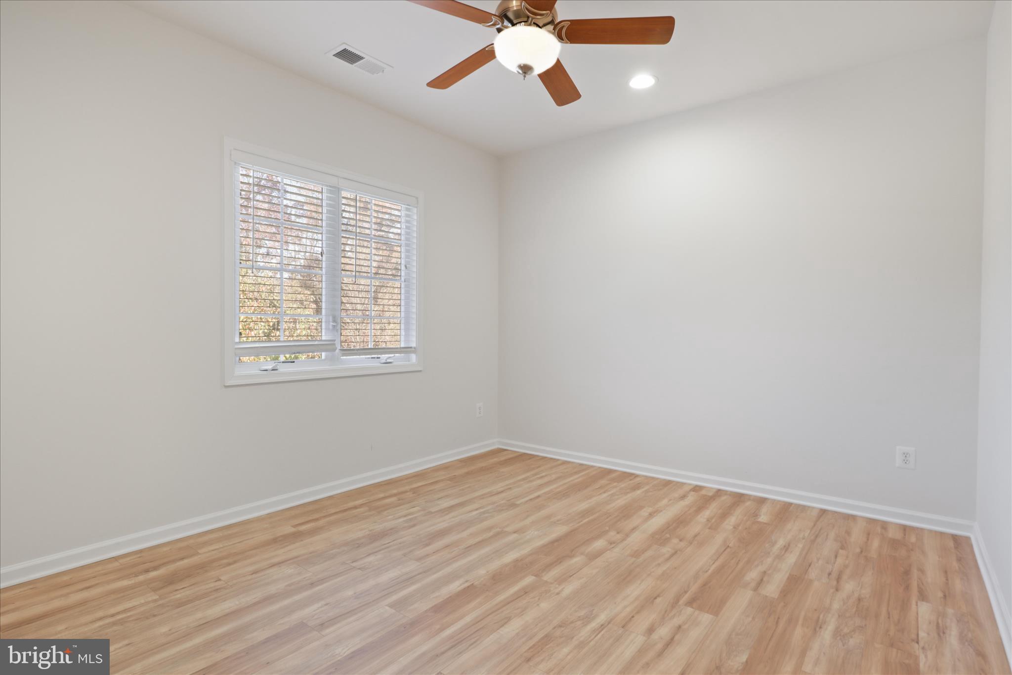 SOUTH RIDING - Residential Lease