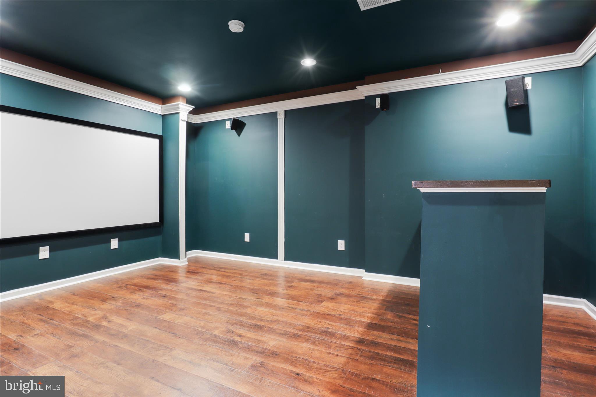 SOUTH RIDING - Residential Lease