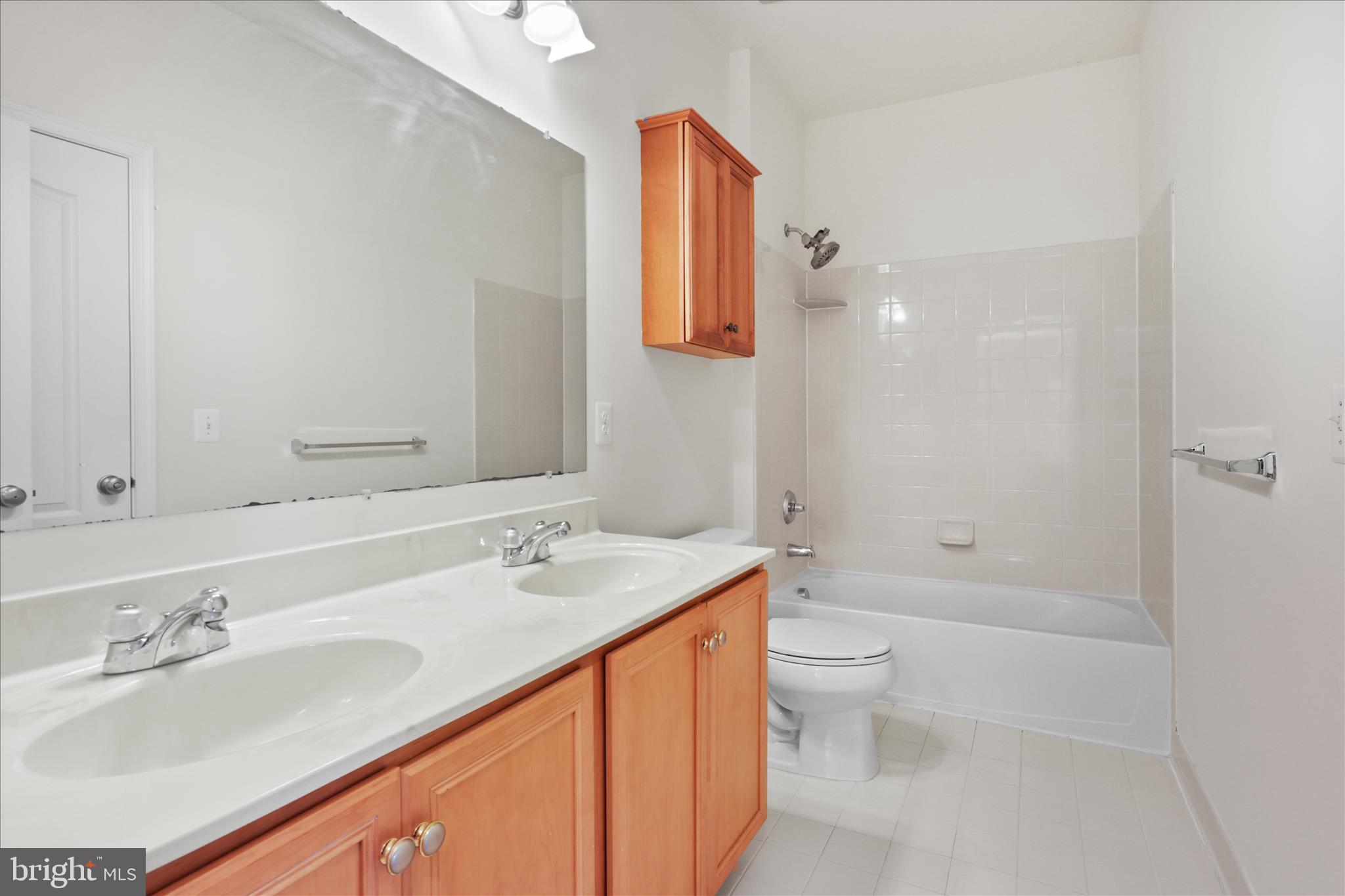 SOUTH RIDING - Residential Lease