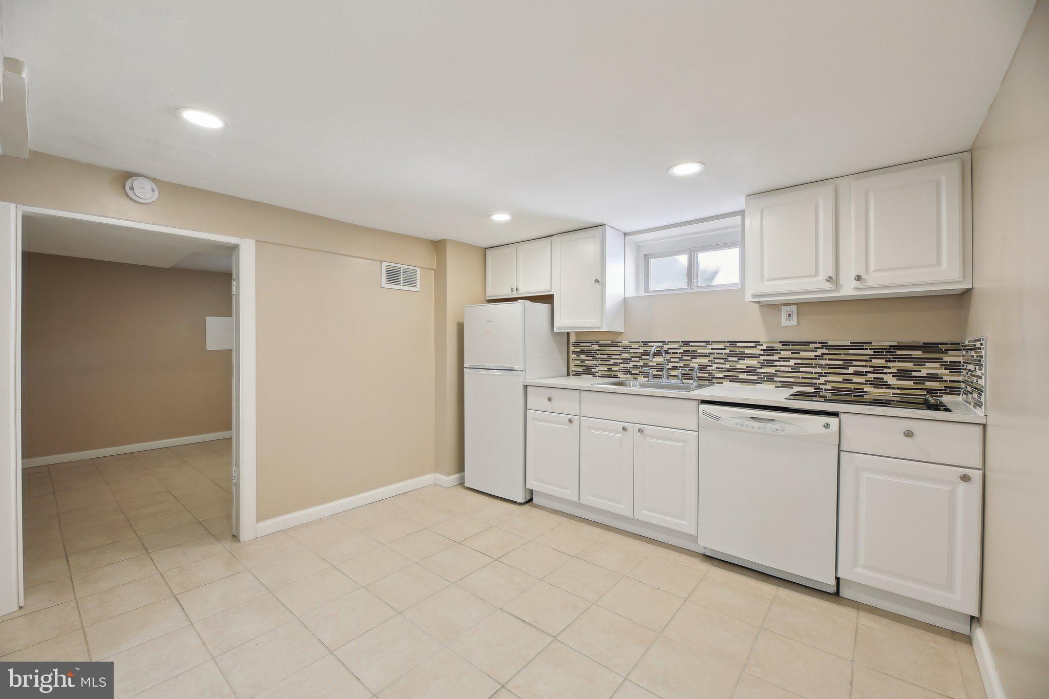 ROCKDALE MANOR - Residential