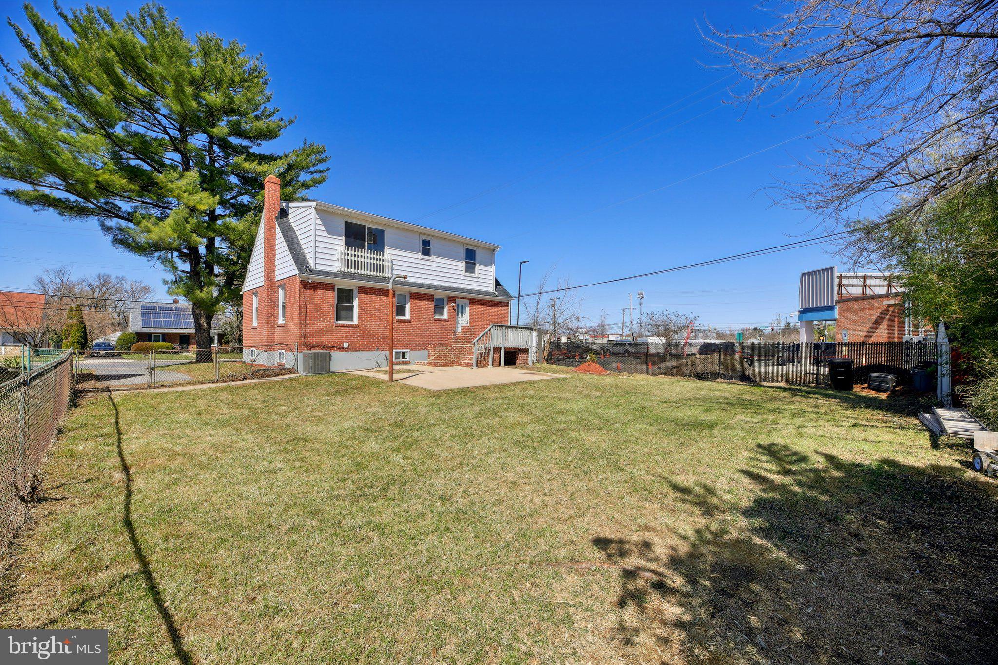 ROCKDALE MANOR - Residential