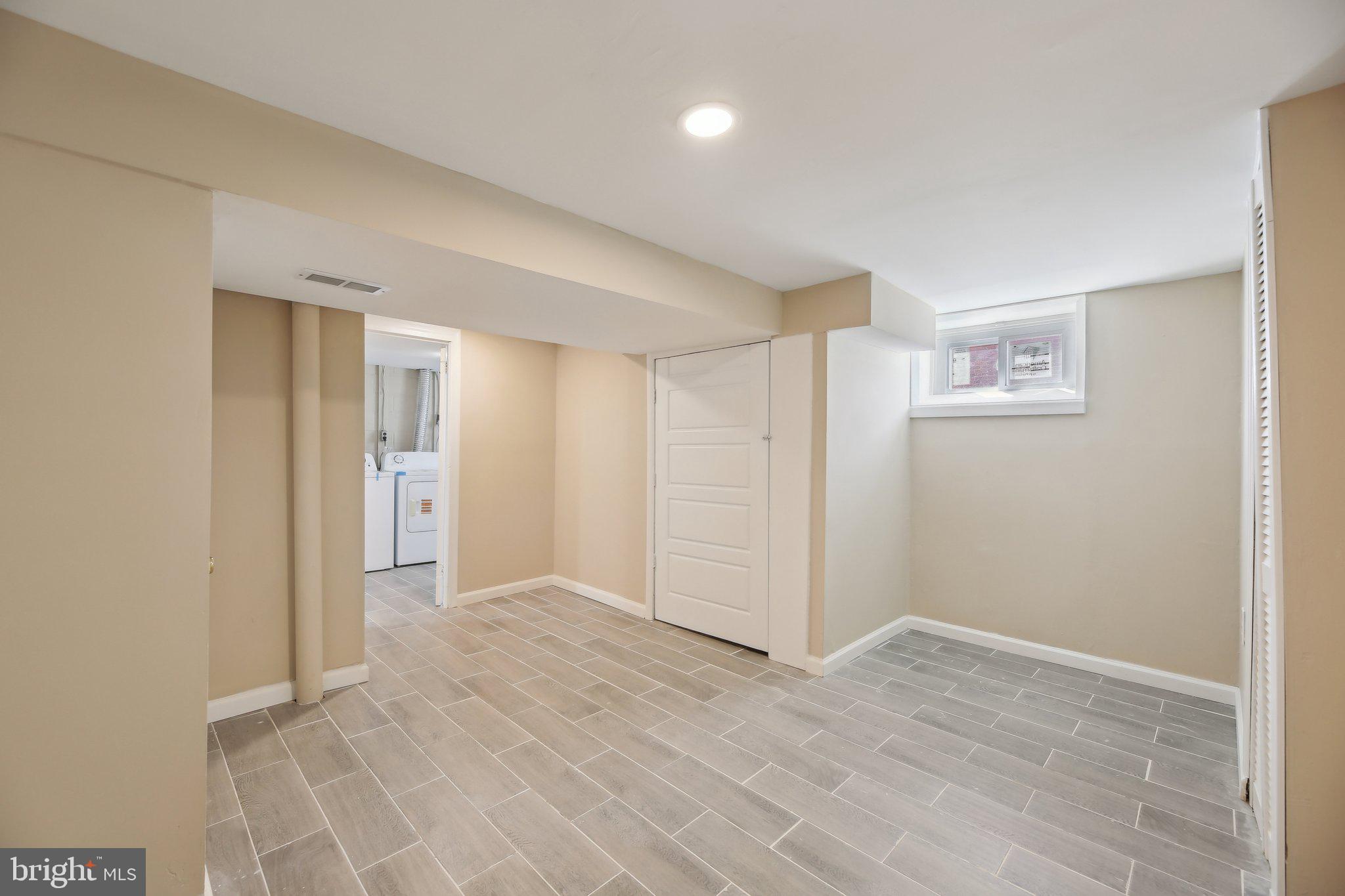 ROCKDALE MANOR - Residential