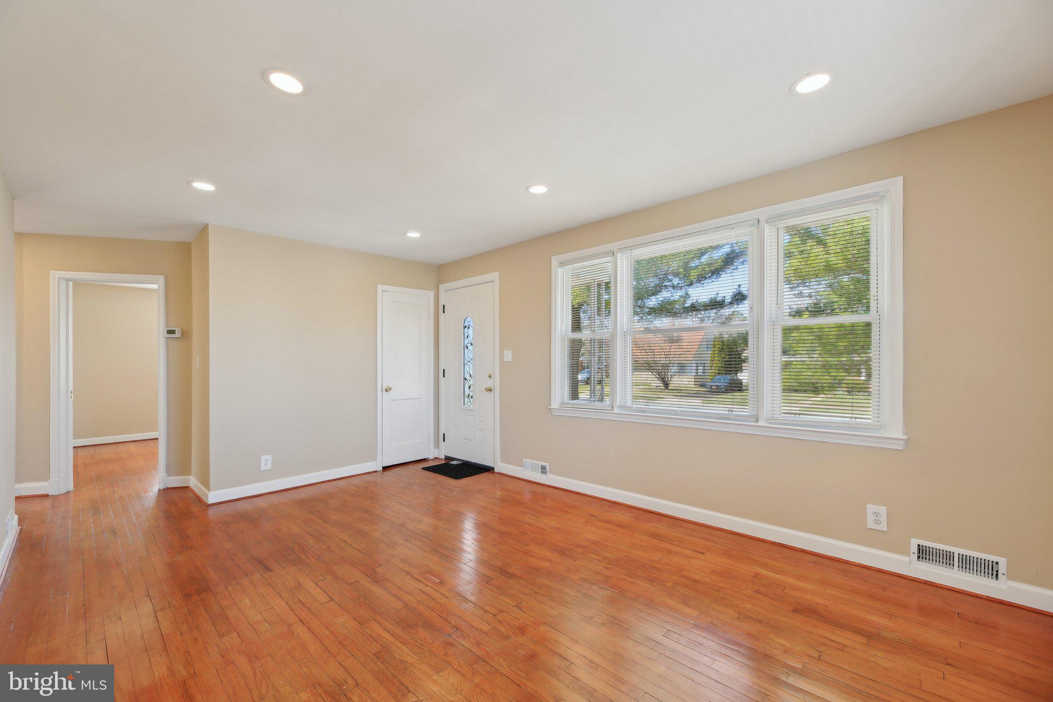 ROCKDALE MANOR - Residential