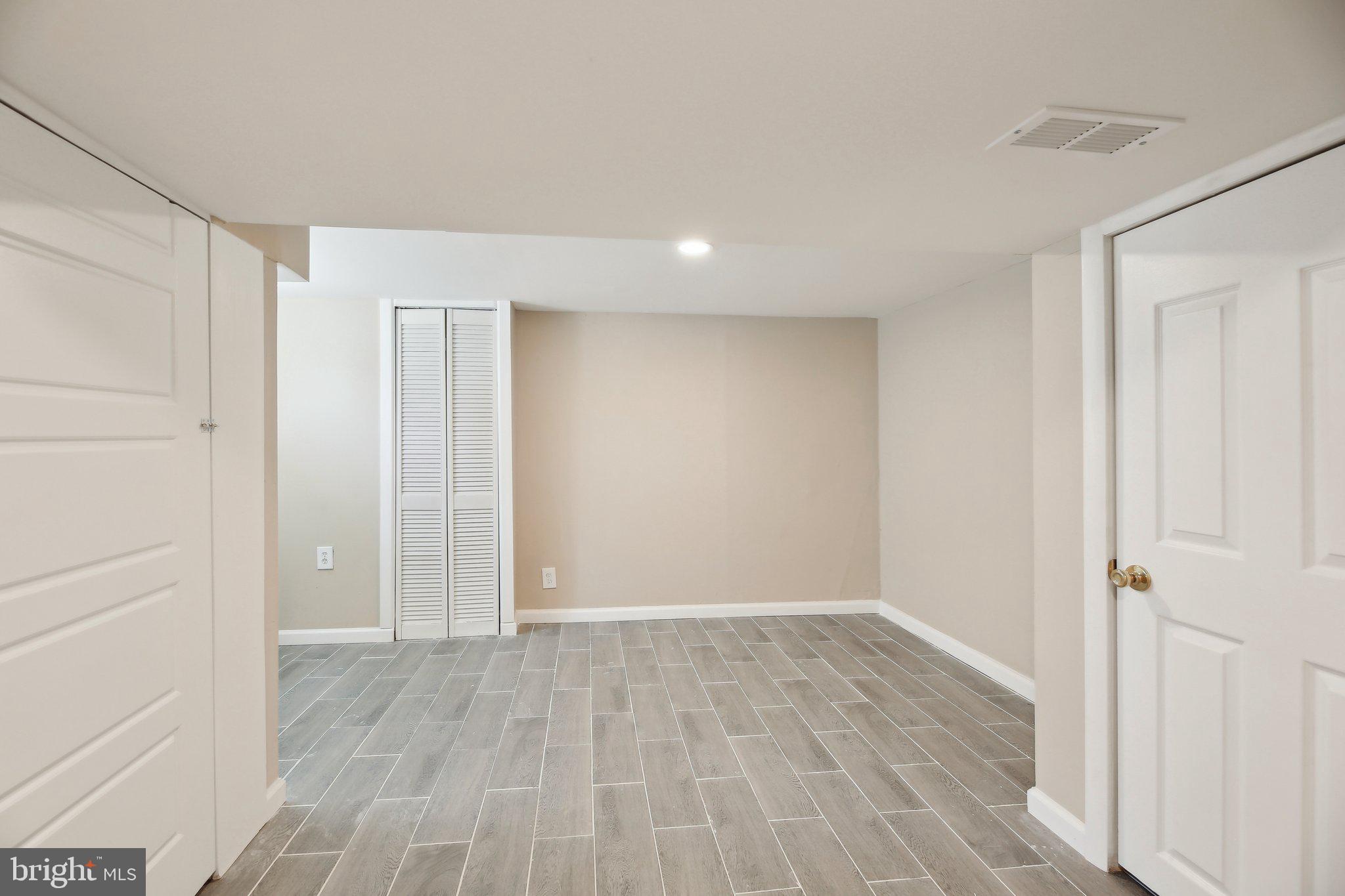 ROCKDALE MANOR - Residential