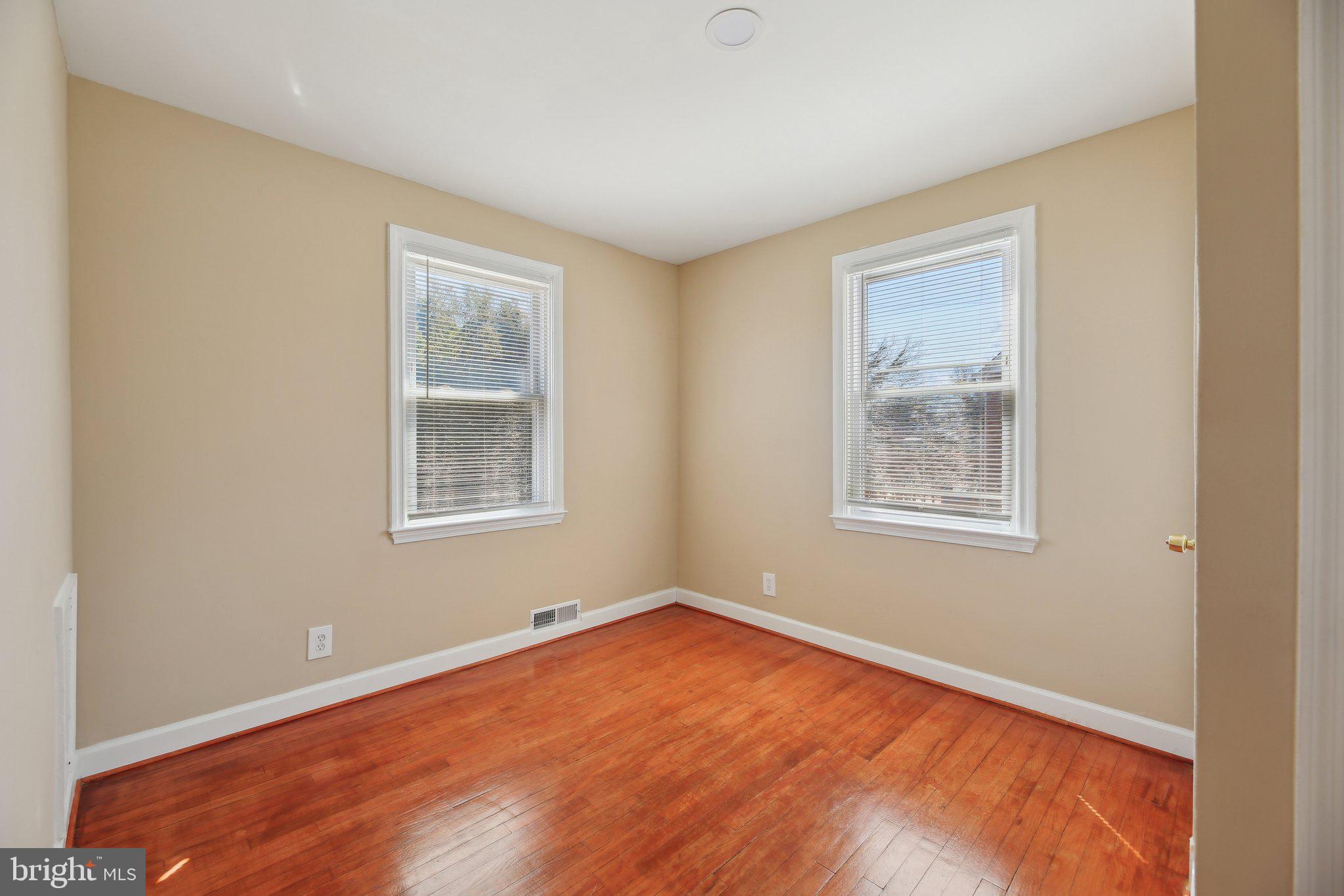 ROCKDALE MANOR - Residential