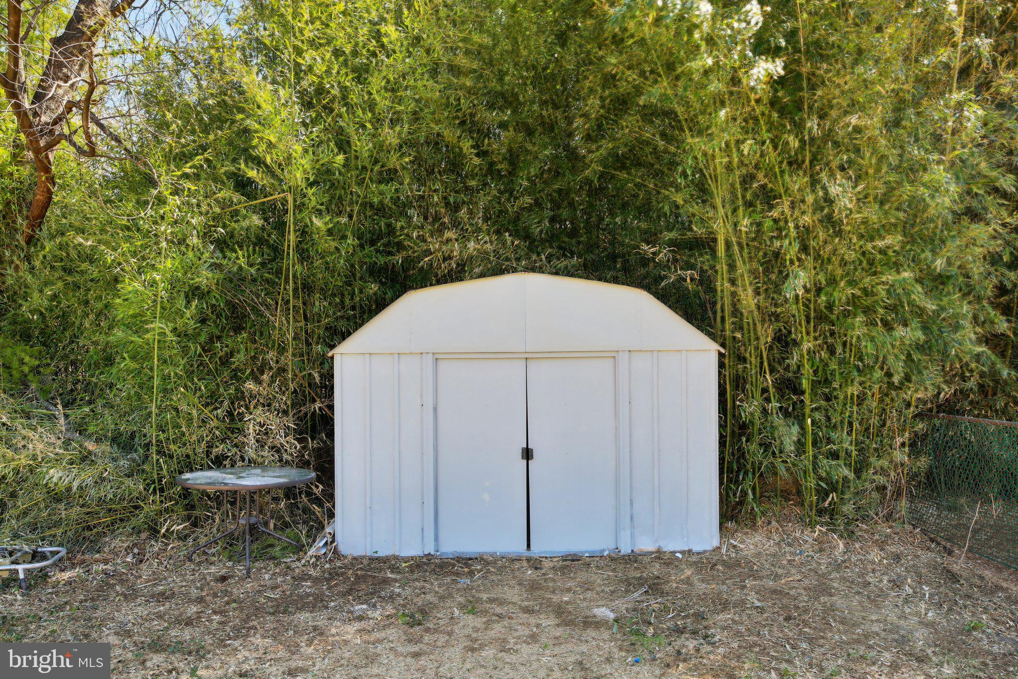 ROCKDALE MANOR - Residential