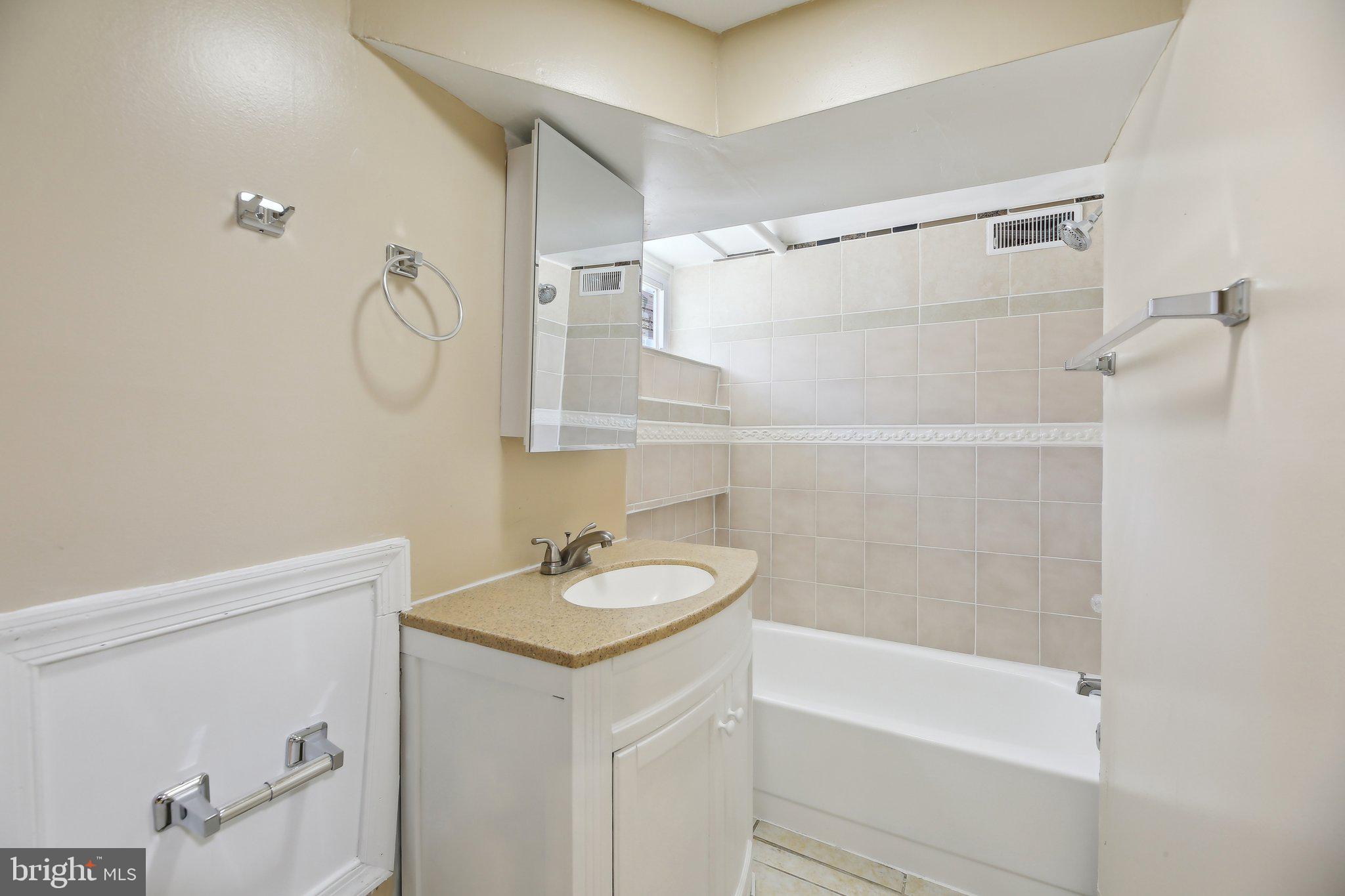 ROCKDALE MANOR - Residential