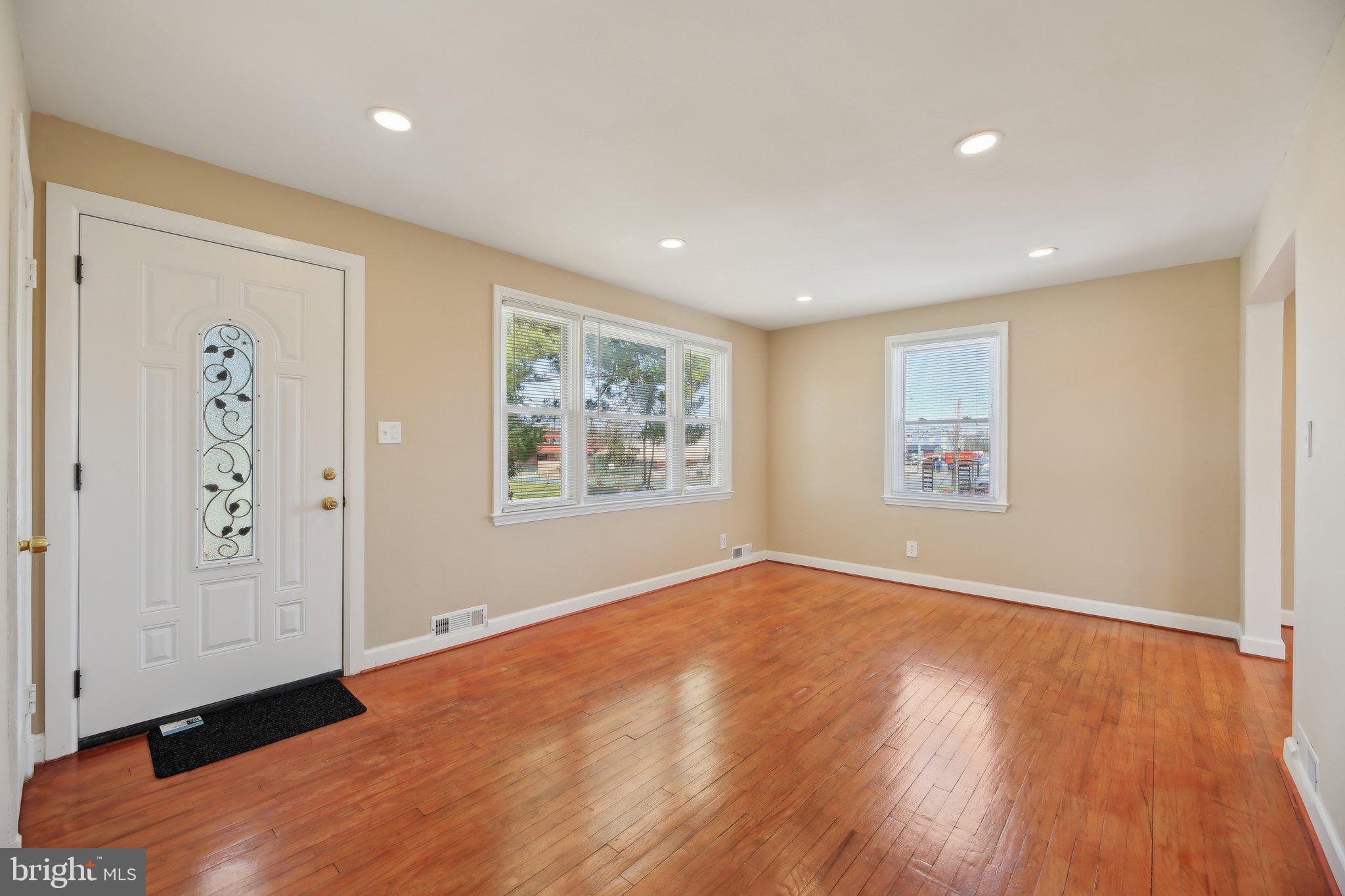 ROCKDALE MANOR - Residential