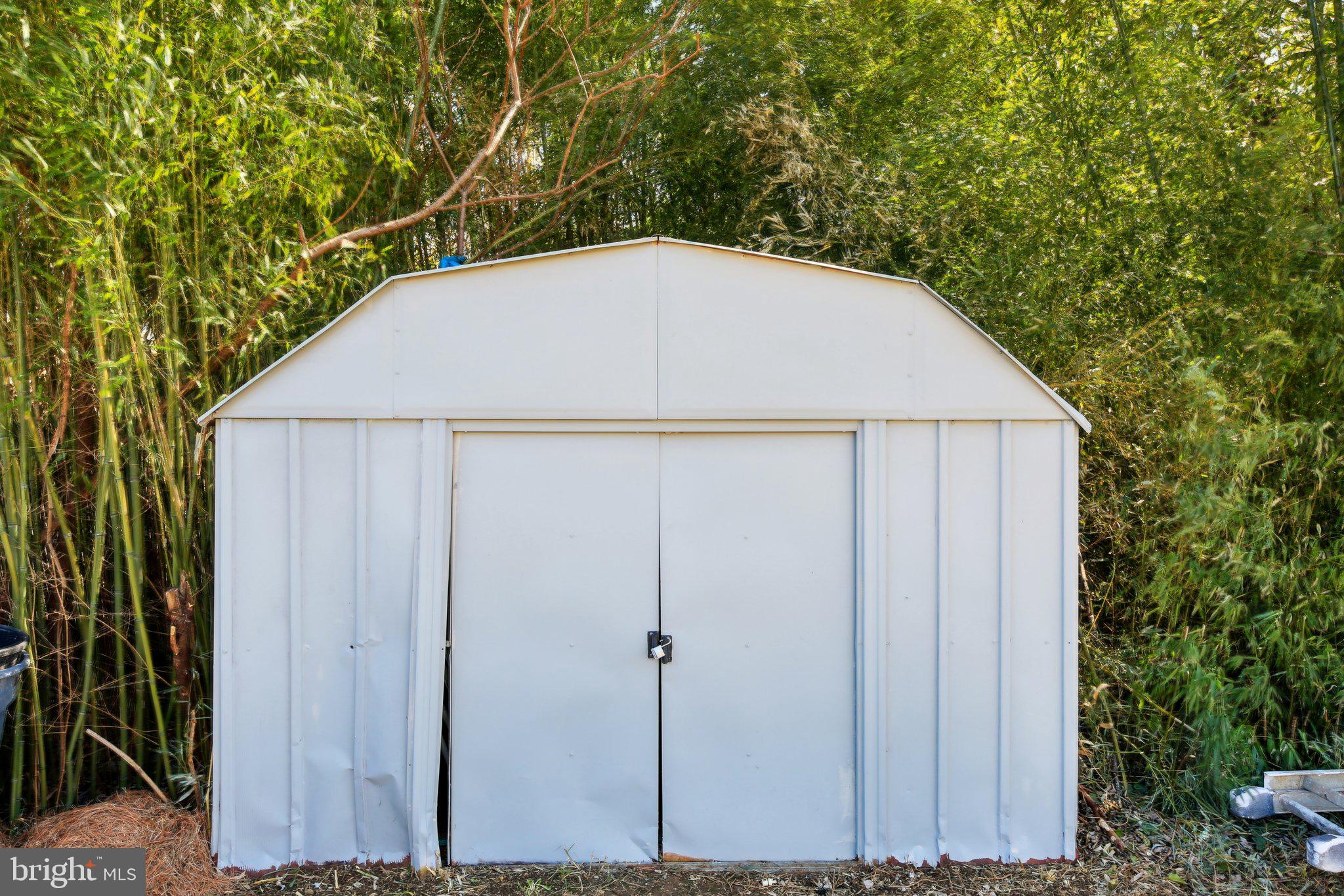 ROCKDALE MANOR - Residential