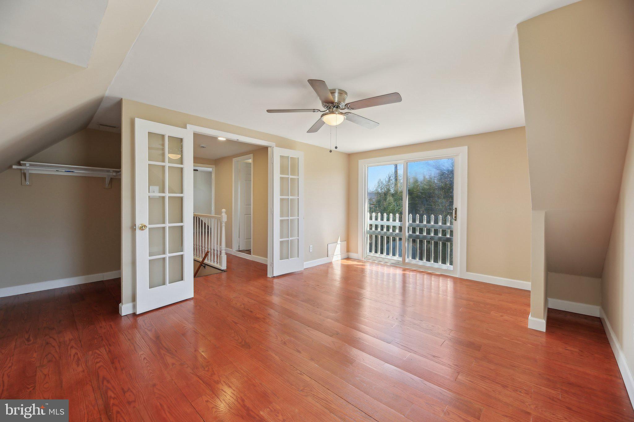 ROCKDALE MANOR - Residential