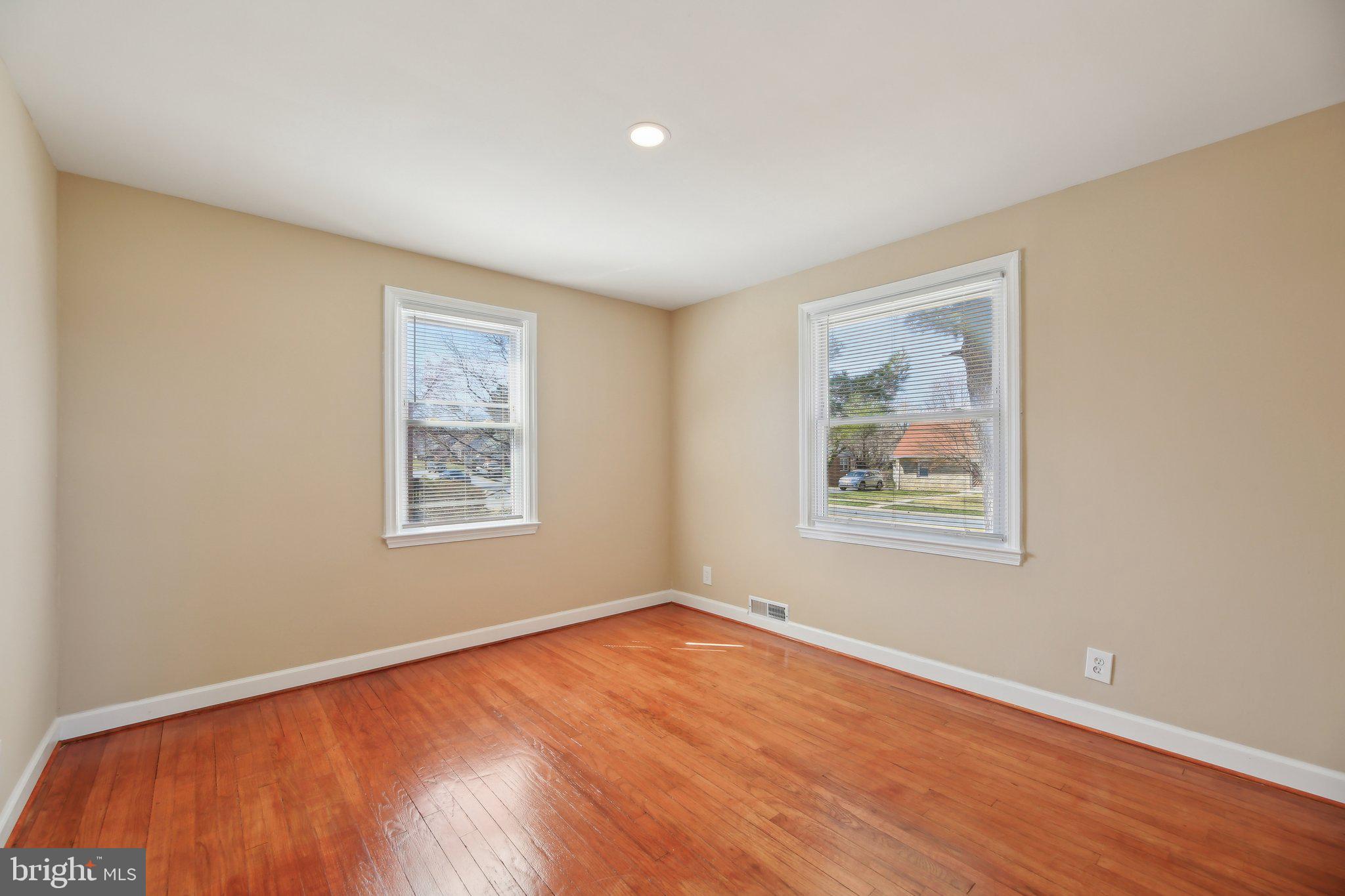 ROCKDALE MANOR - Residential