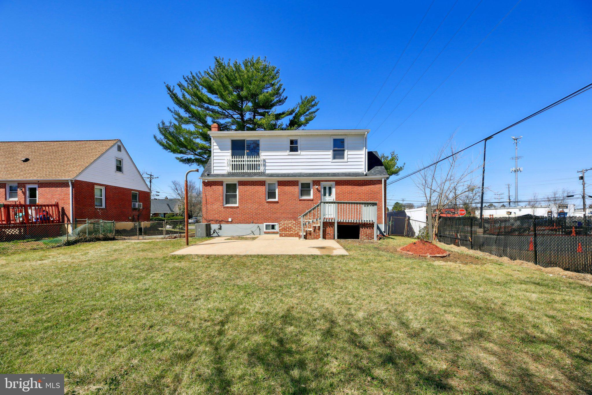 ROCKDALE MANOR - Residential