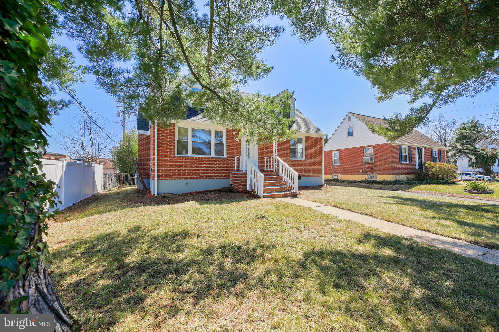 ROCKDALE MANOR - Residential