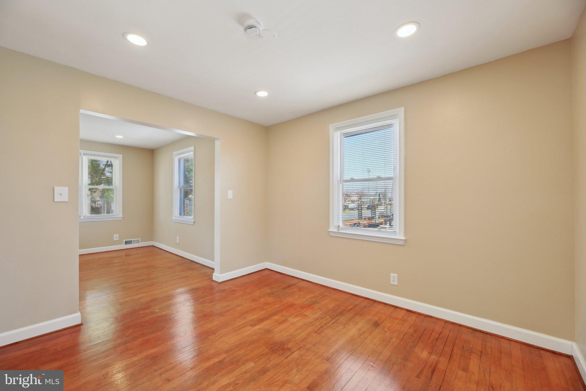 ROCKDALE MANOR - Residential