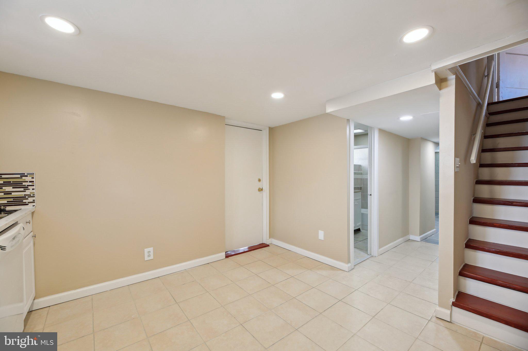 ROCKDALE MANOR - Residential