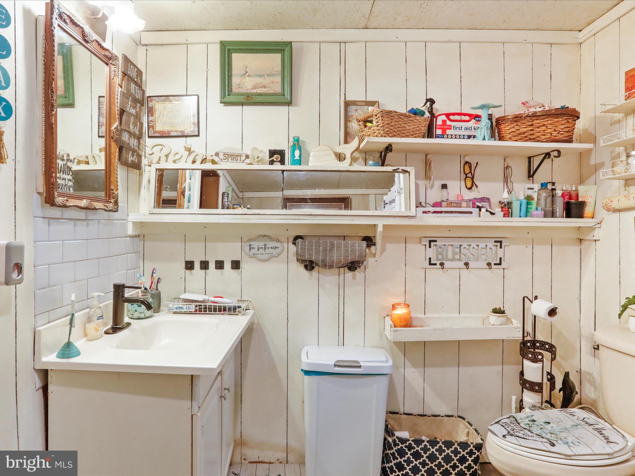 GOLDEN ACRES - Residential