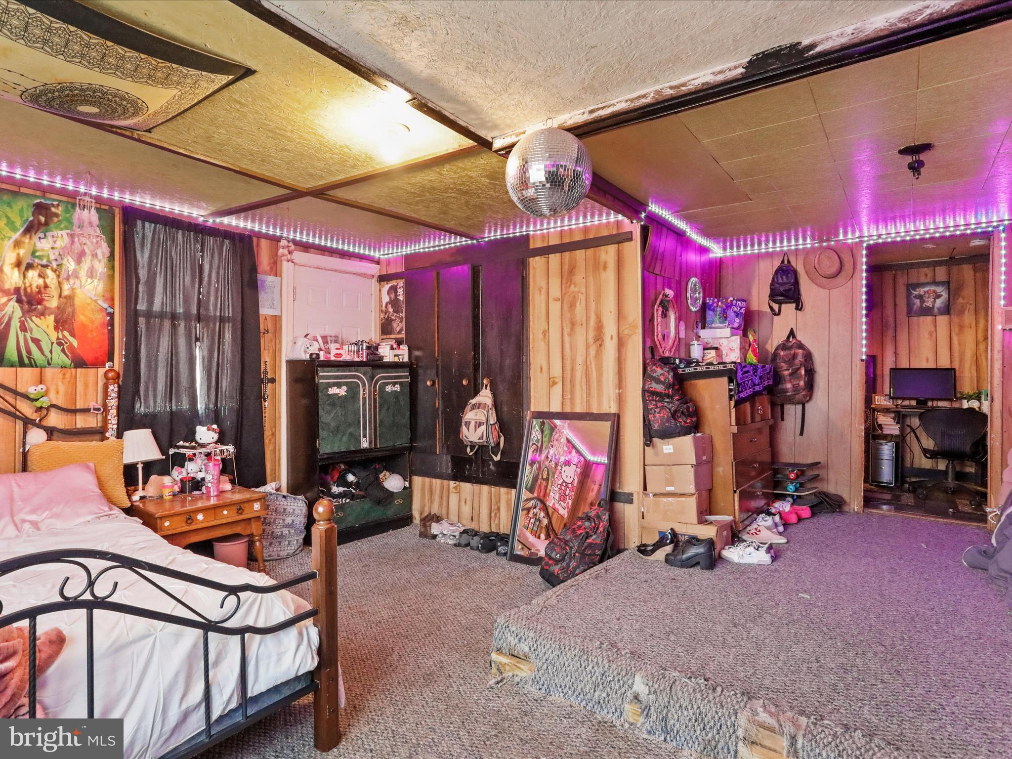 GOLDEN ACRES - Residential