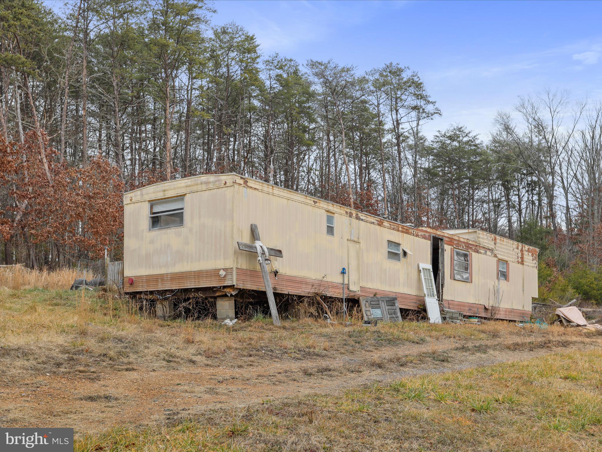 GOLDEN ACRES - Residential