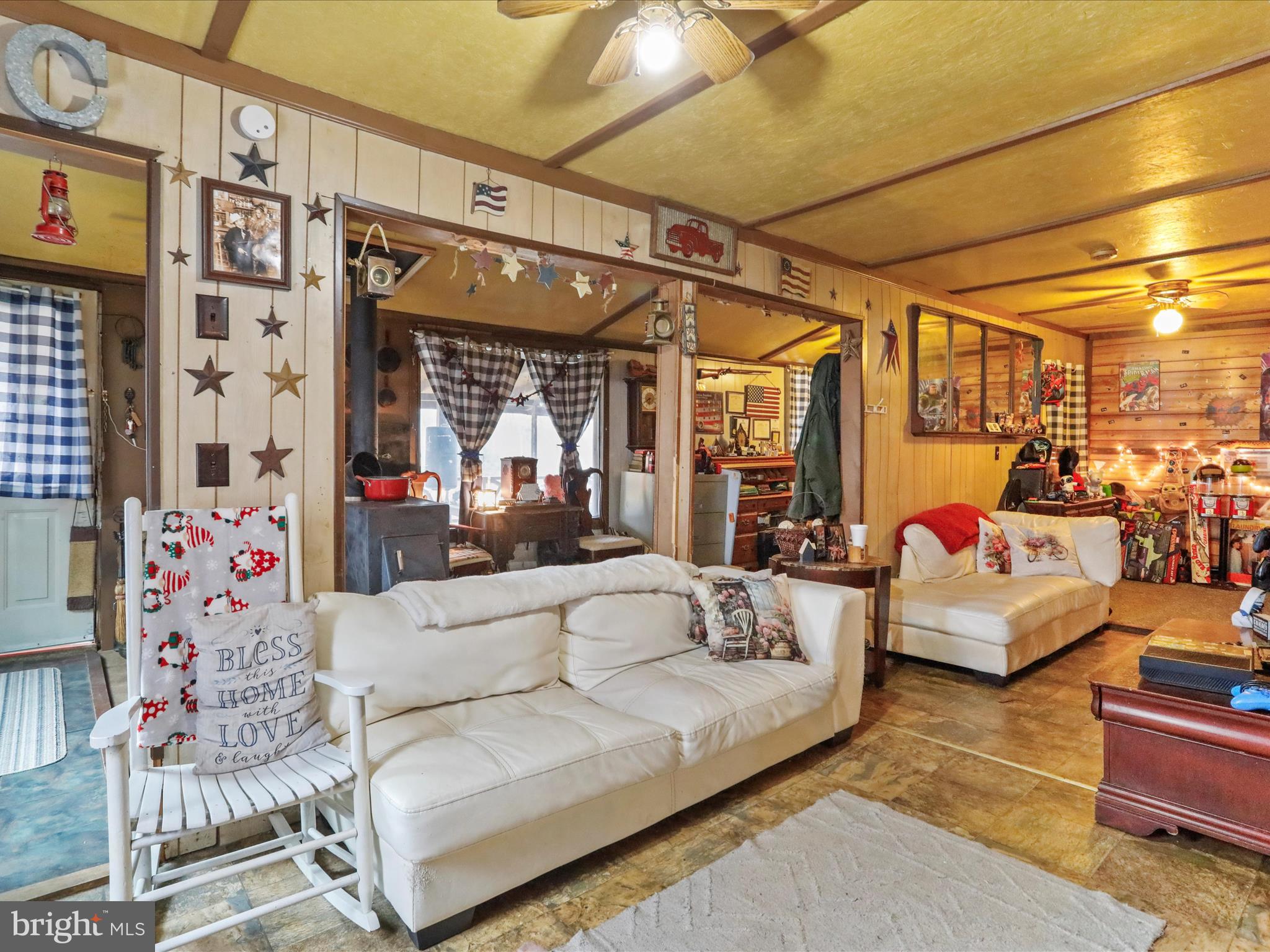 GOLDEN ACRES - Residential