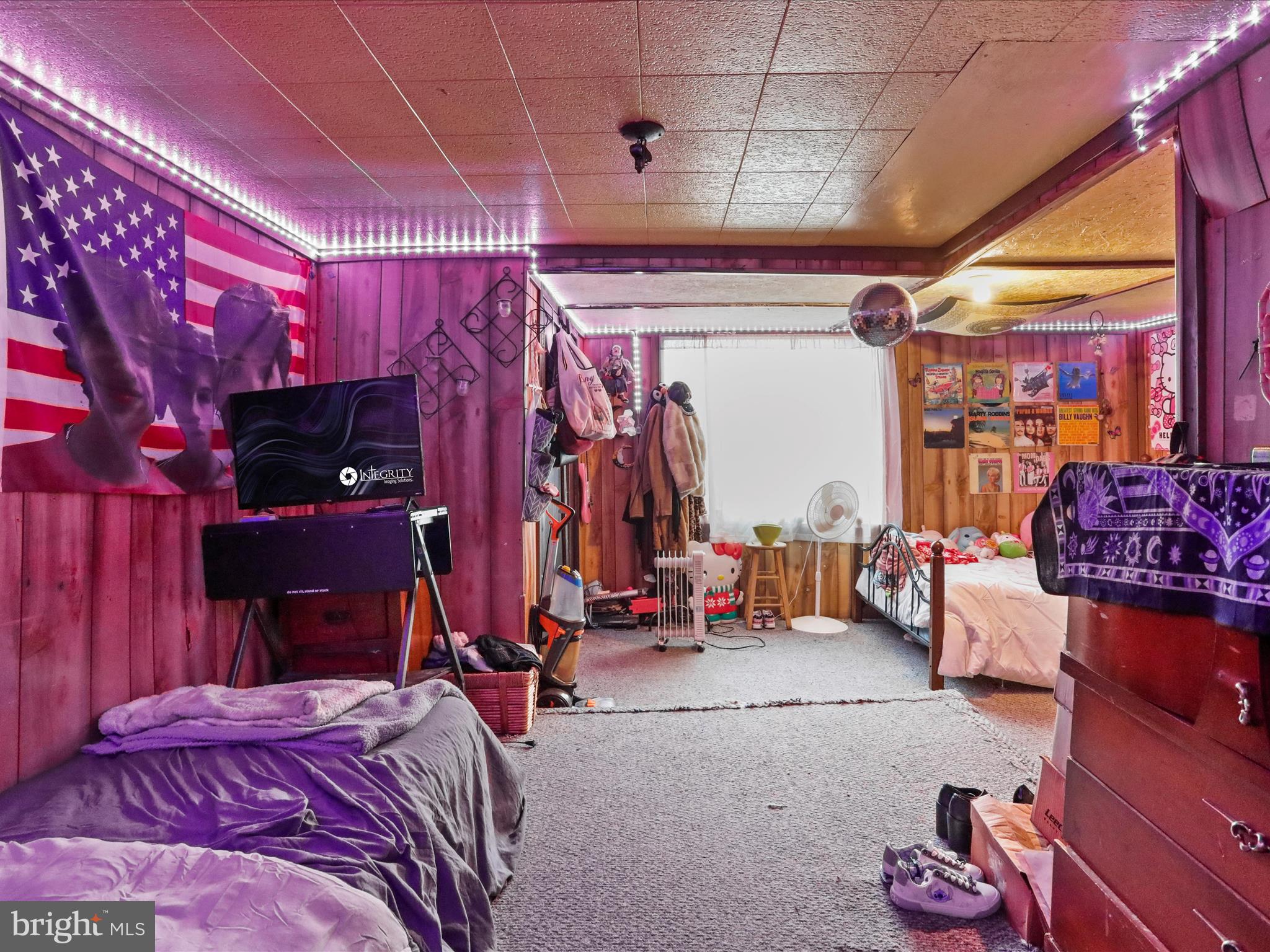 GOLDEN ACRES - Residential