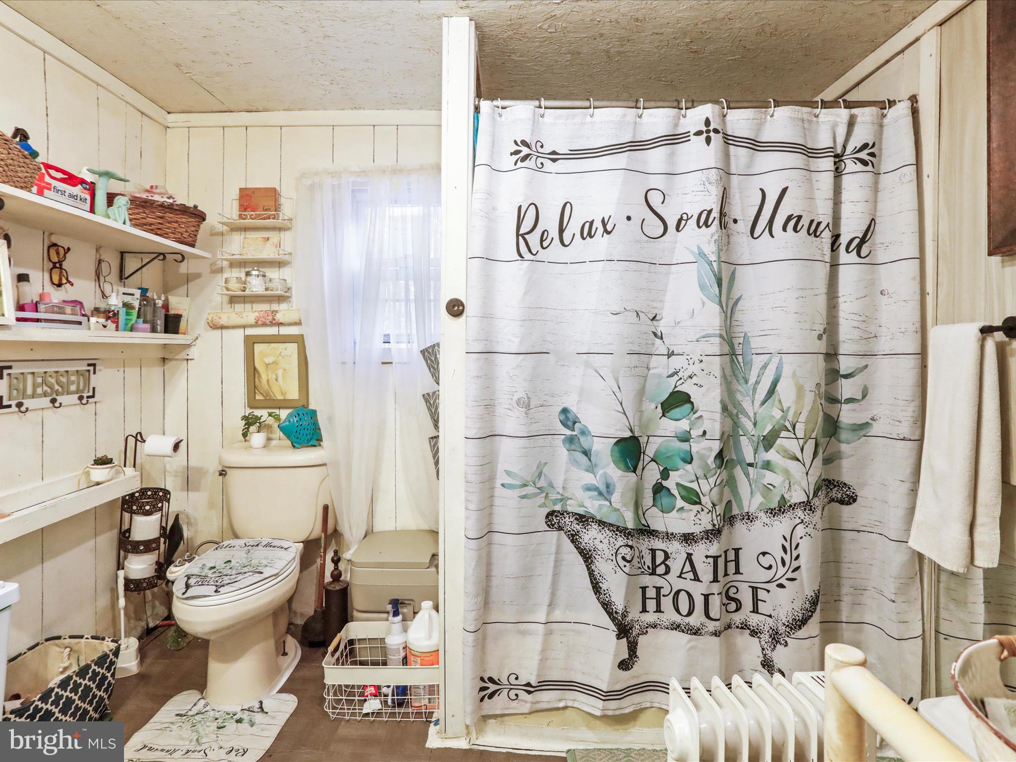 GOLDEN ACRES - Residential