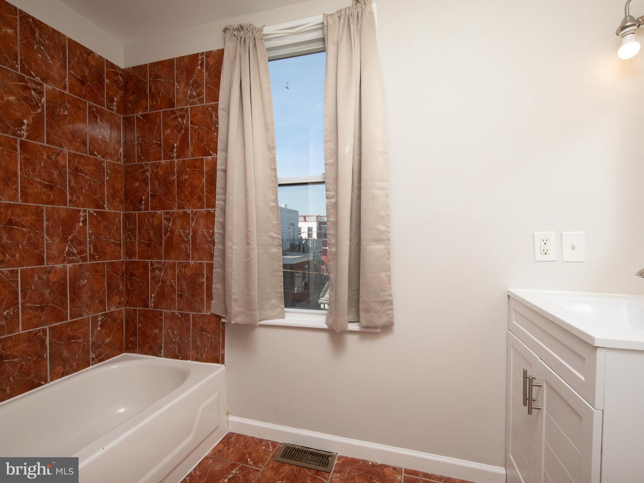 PORT RICHMOND - Residential