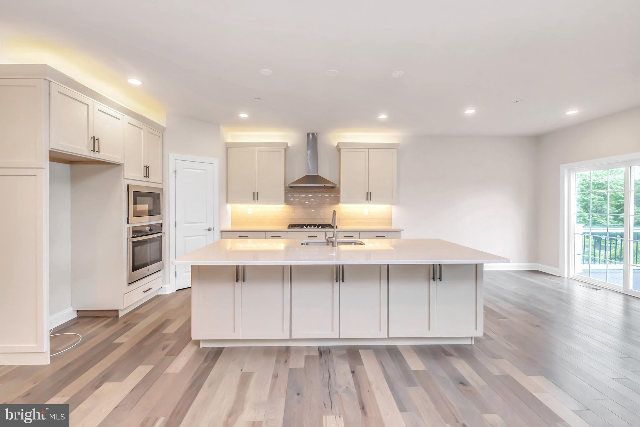 WILLISTOWN POINT - Residential