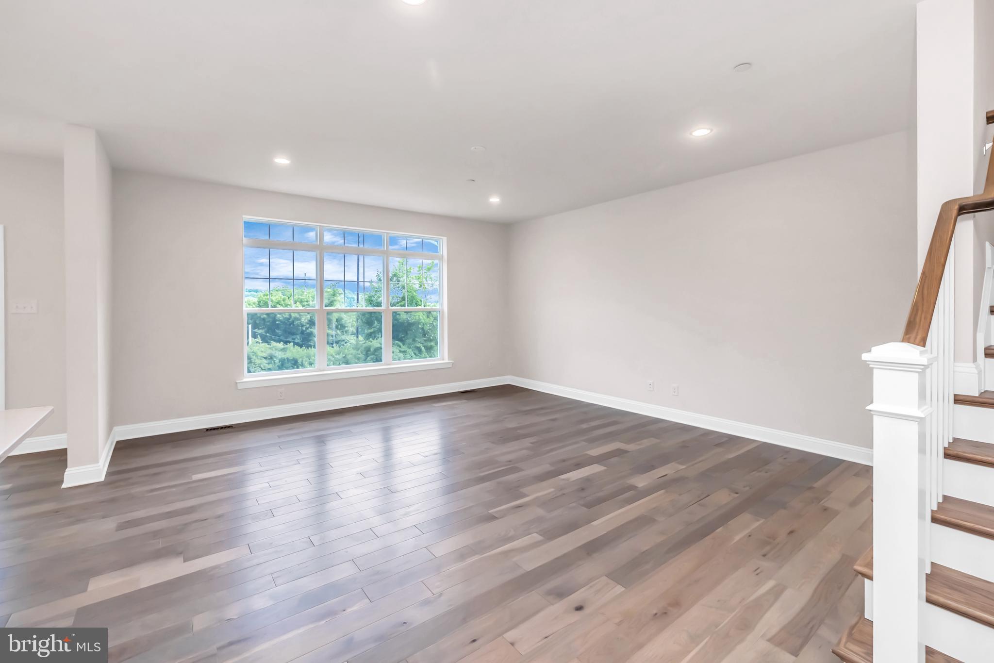 WILLISTOWN POINT - Residential