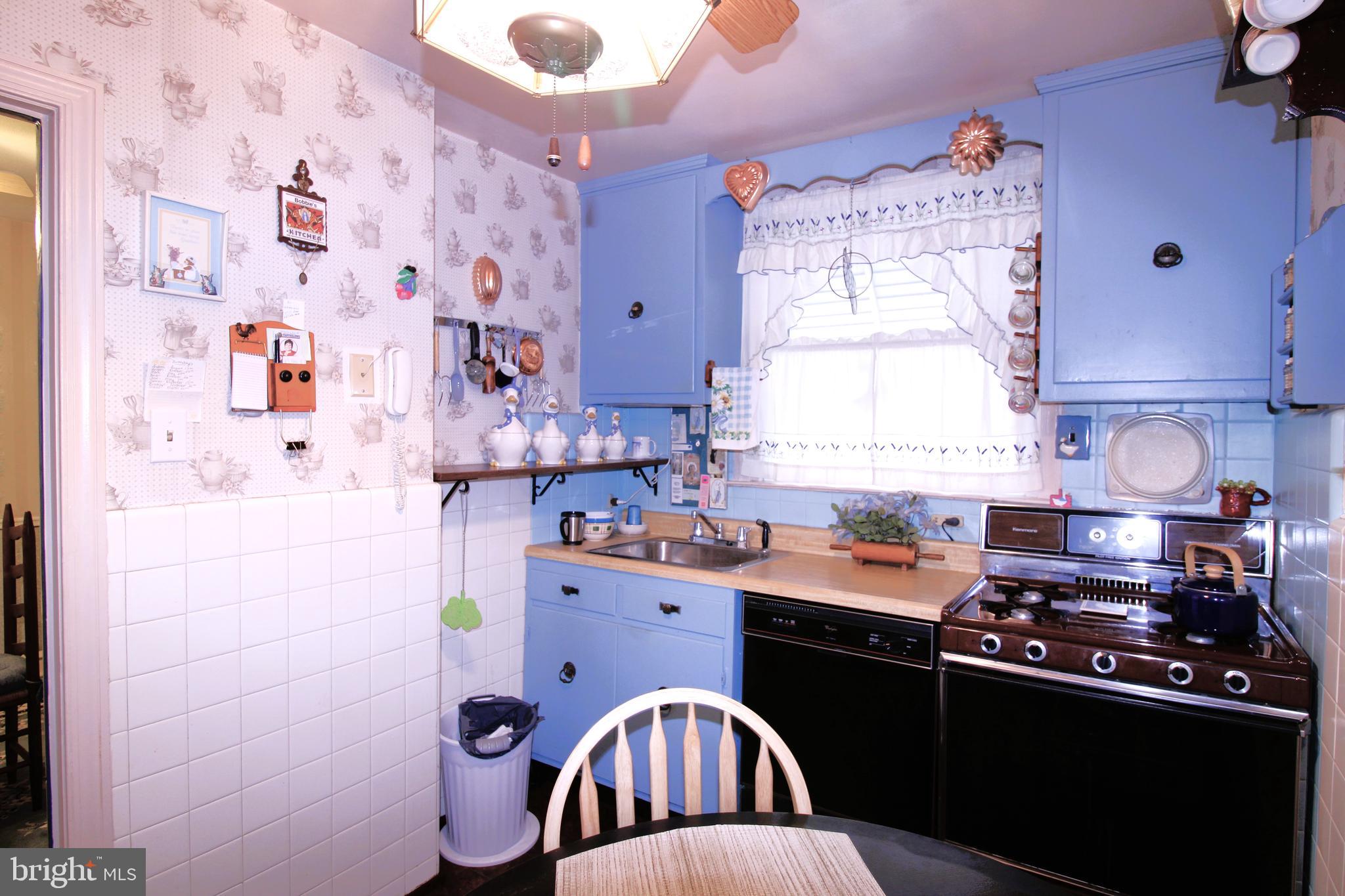 OXFORD CIRCLE - Residential