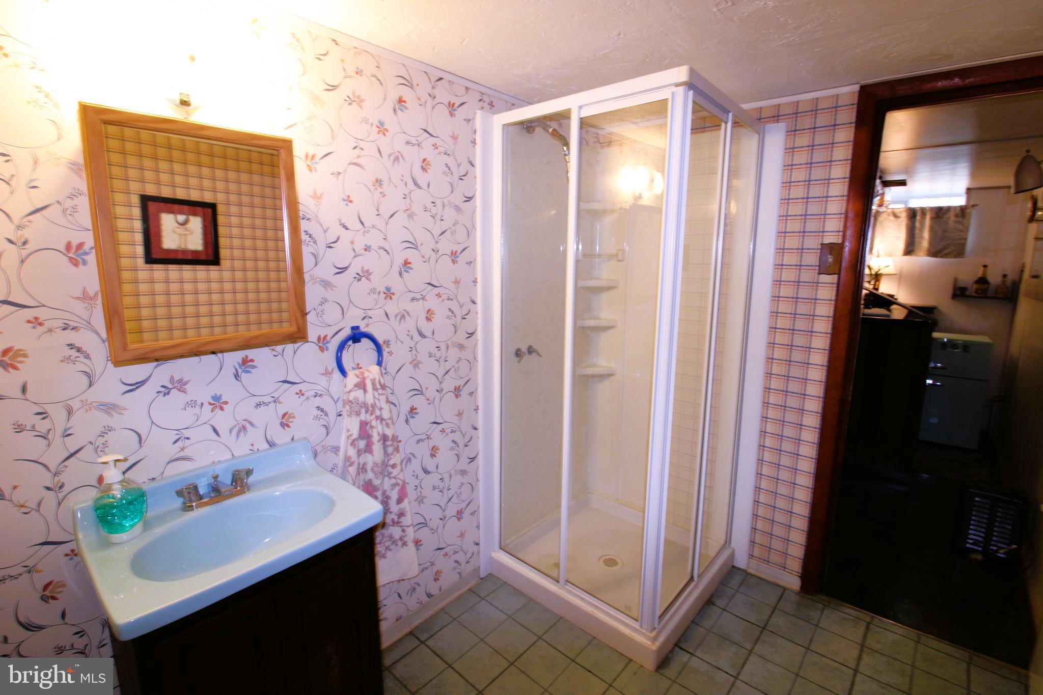 OXFORD CIRCLE - Residential