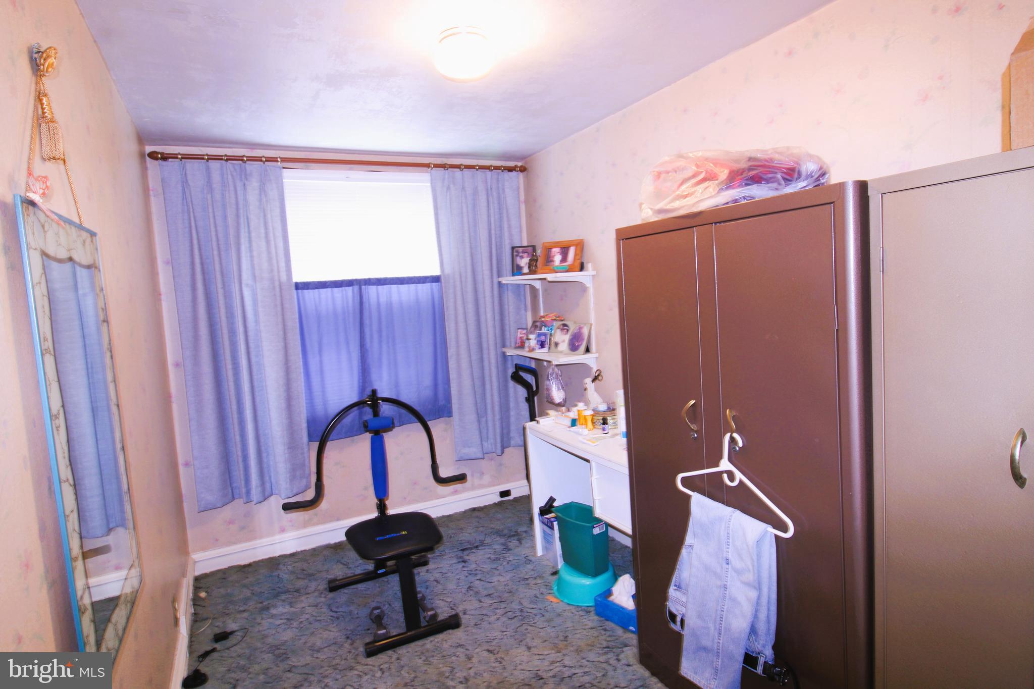 OXFORD CIRCLE - Residential