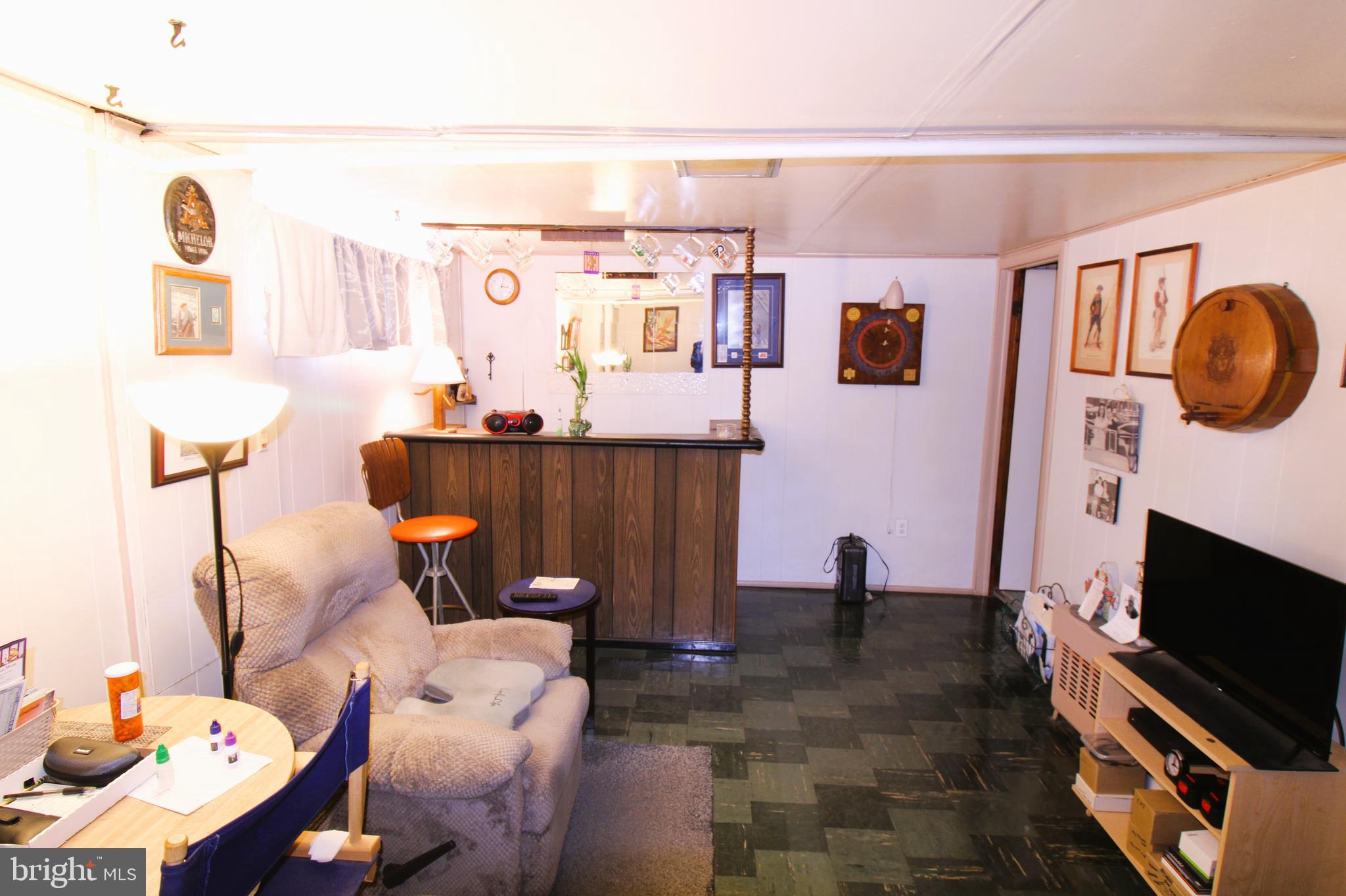 OXFORD CIRCLE - Residential