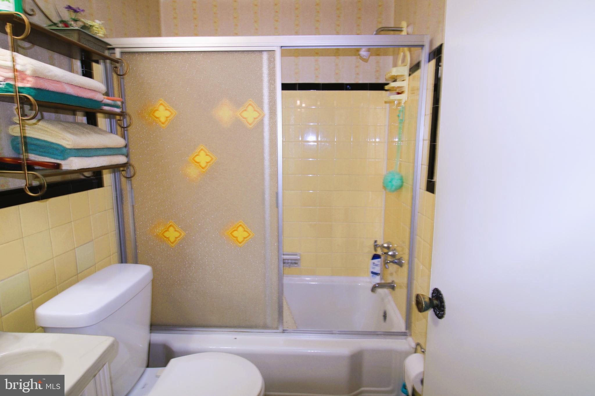 OXFORD CIRCLE - Residential