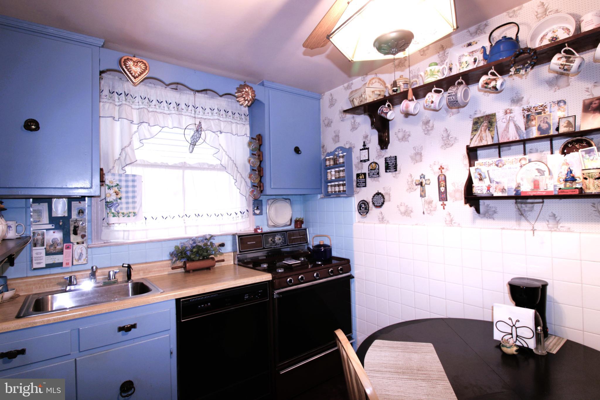 OXFORD CIRCLE - Residential