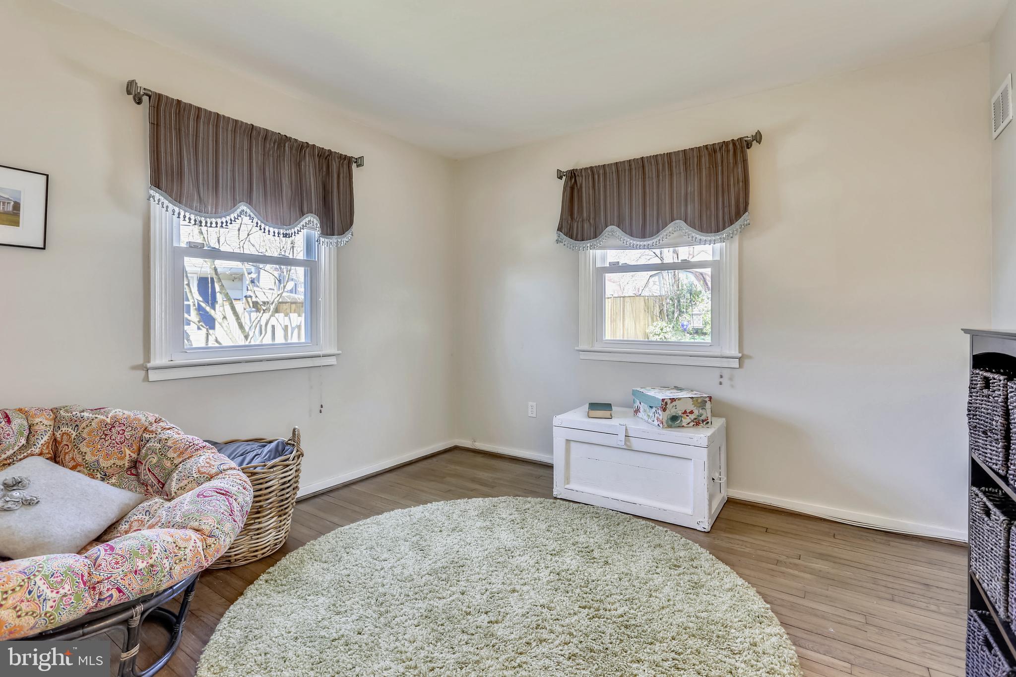 BUCKNELL MANOR - Residential