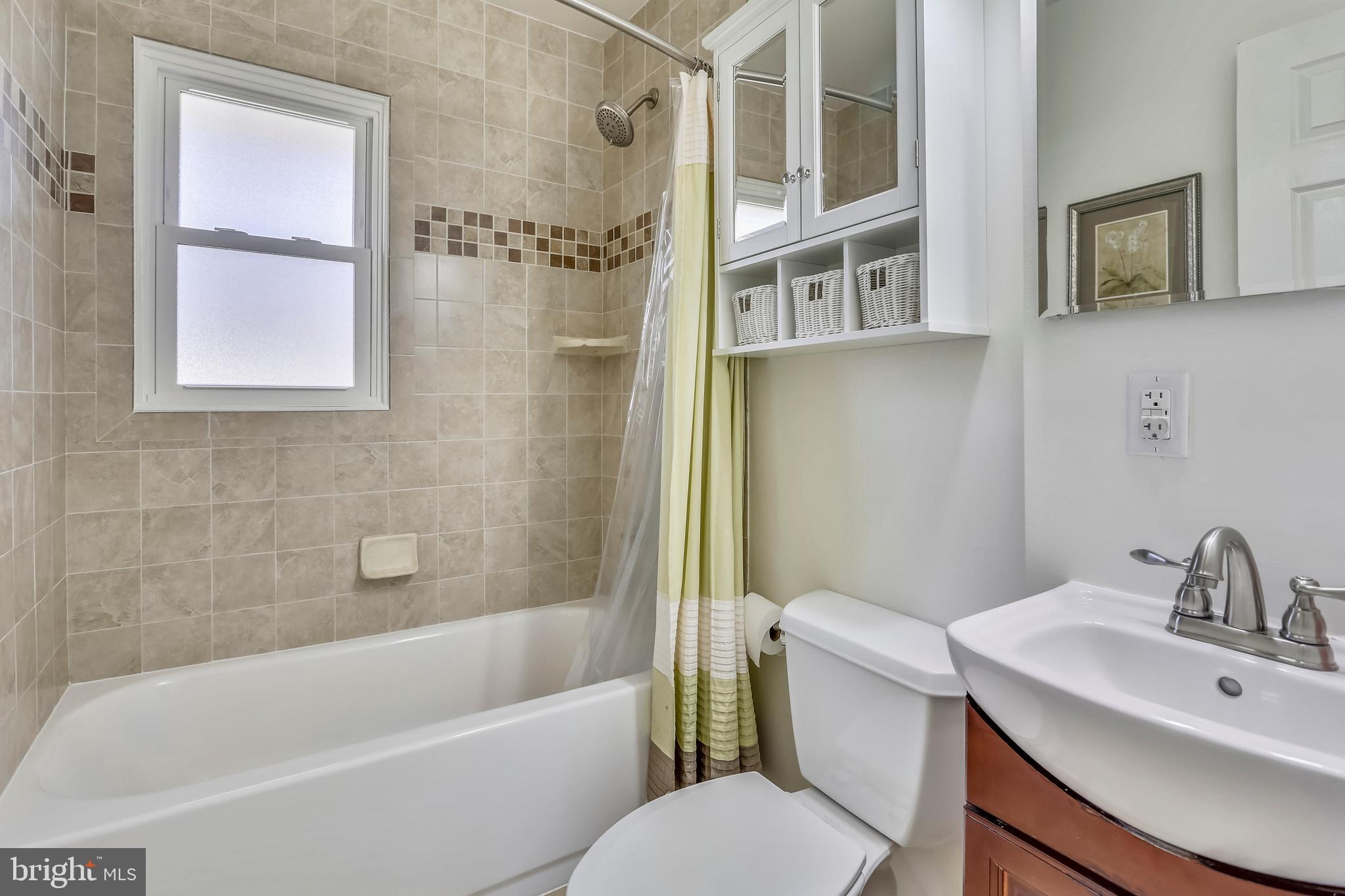 BUCKNELL MANOR - Residential