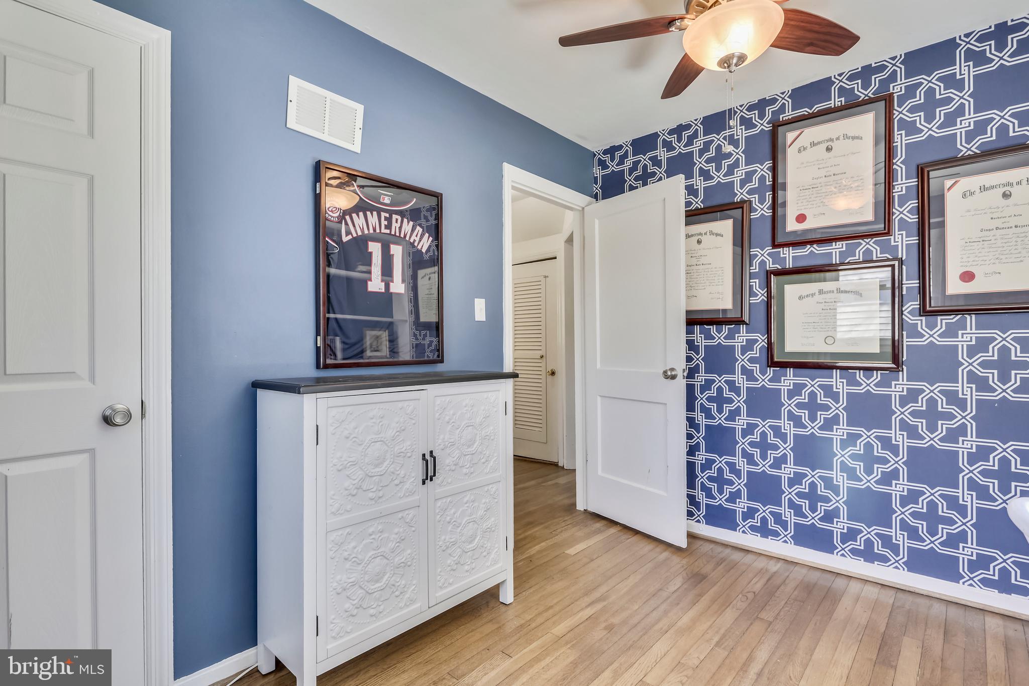 BUCKNELL MANOR - Residential