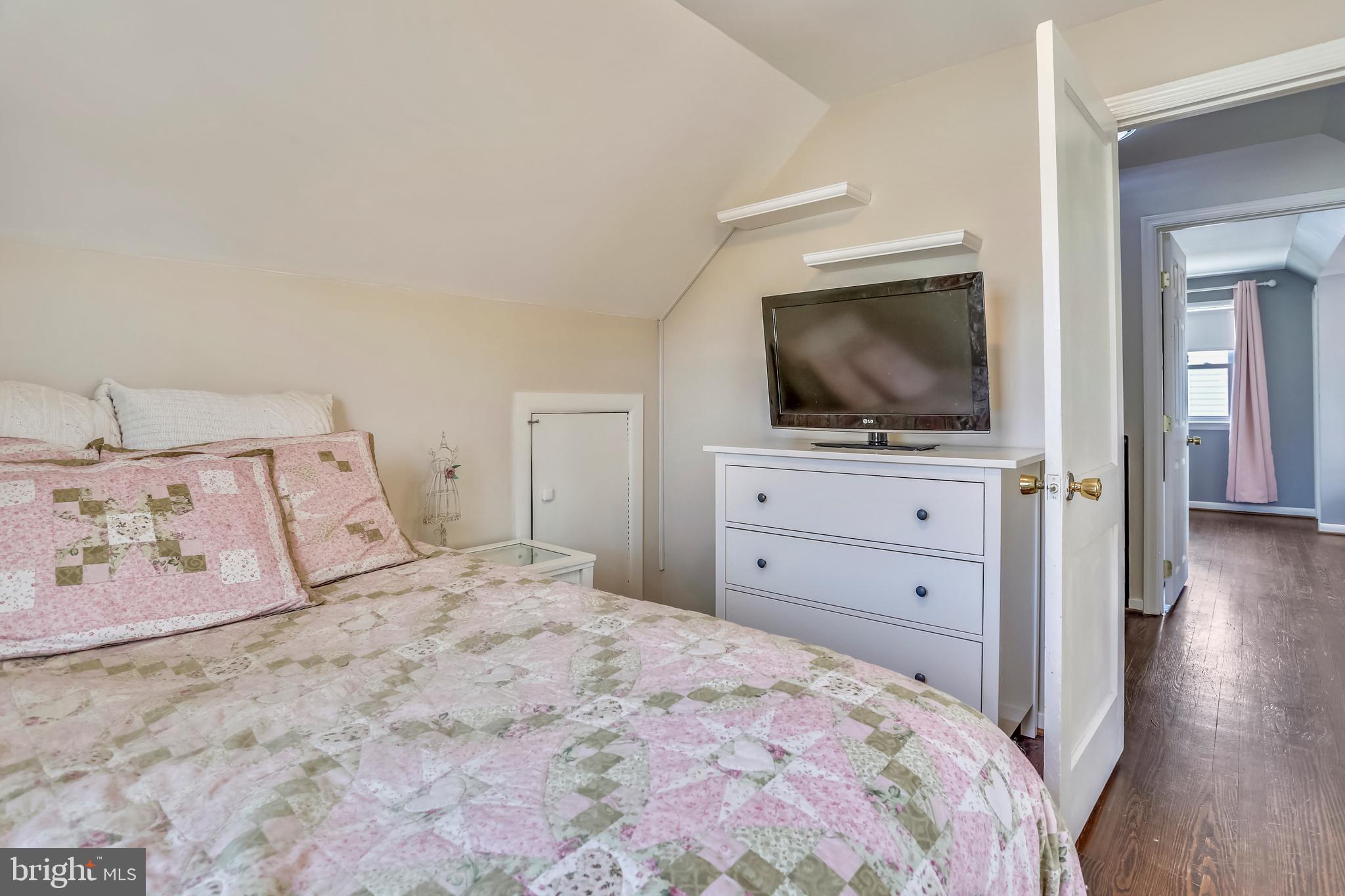 BUCKNELL MANOR - Residential