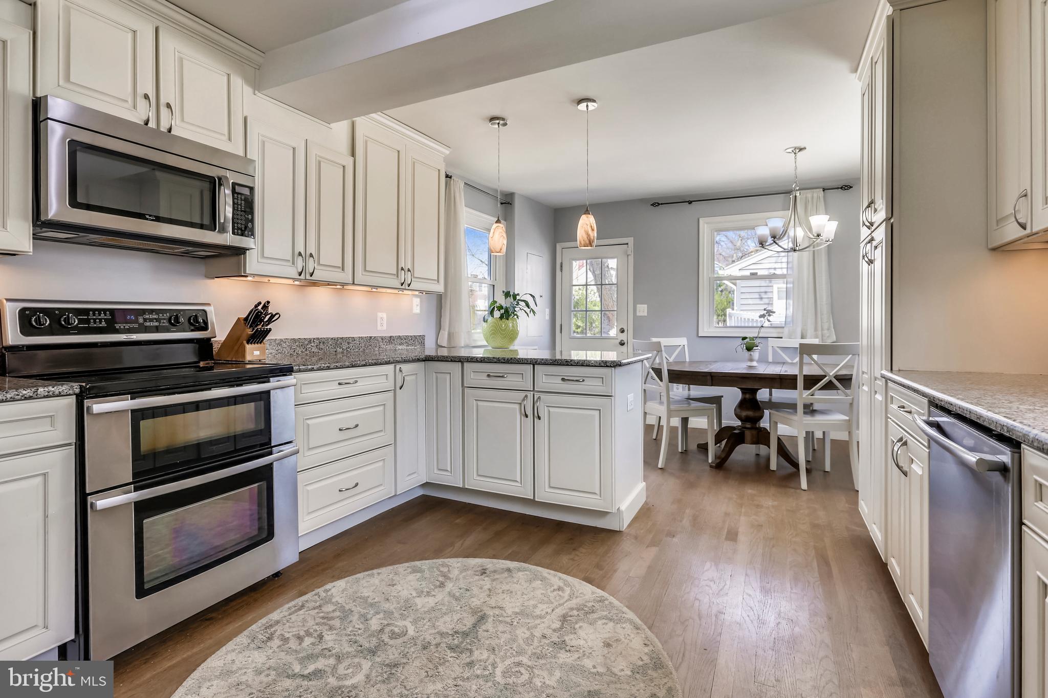 BUCKNELL MANOR - Residential