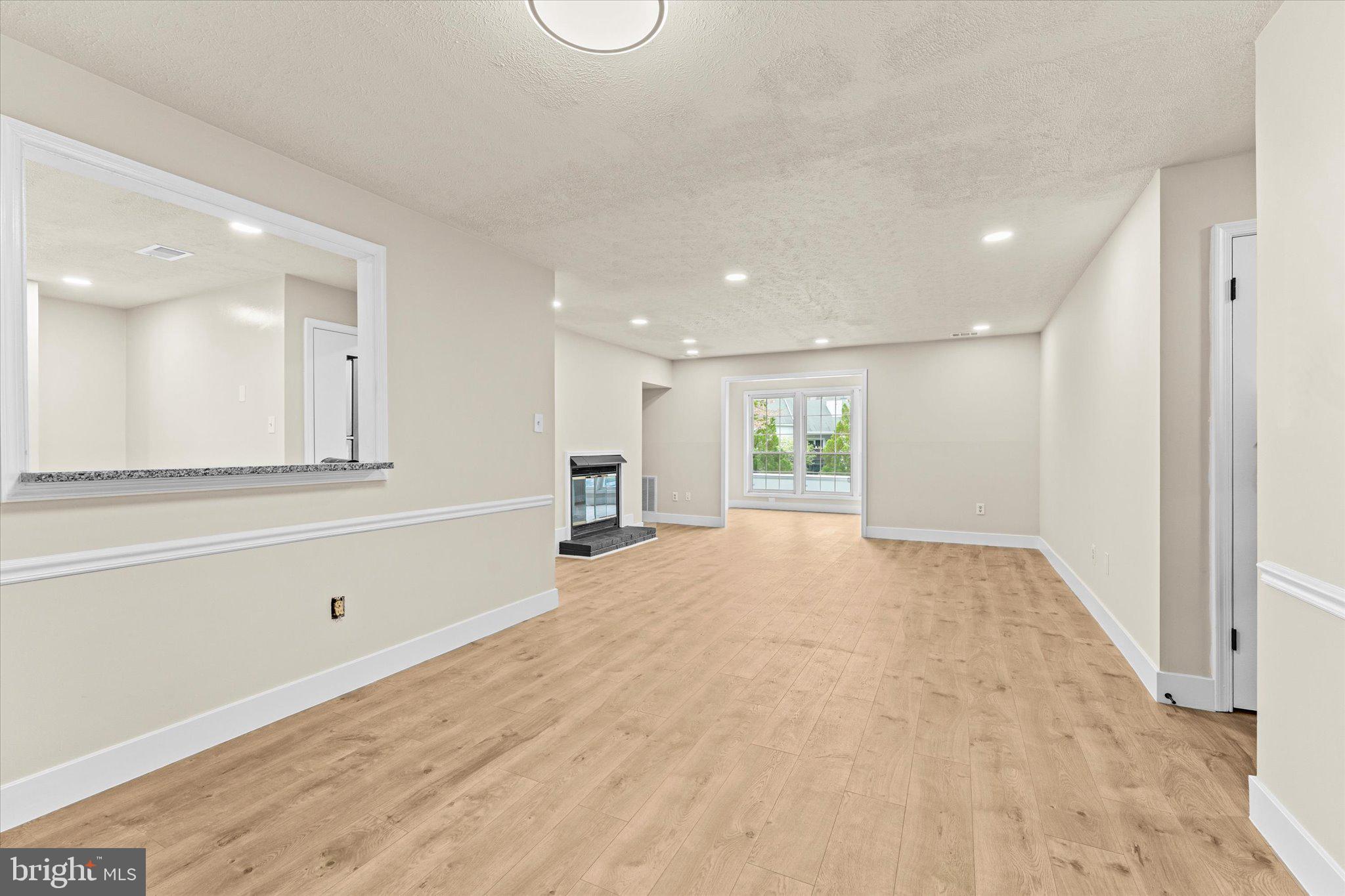 THE OAKTON - Residential Lease