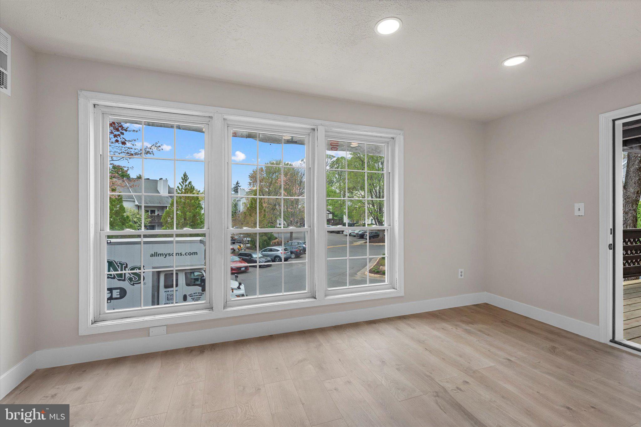 THE OAKTON - Residential Lease