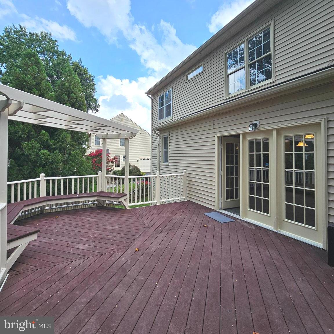 HAMPTON WOODS - Residential