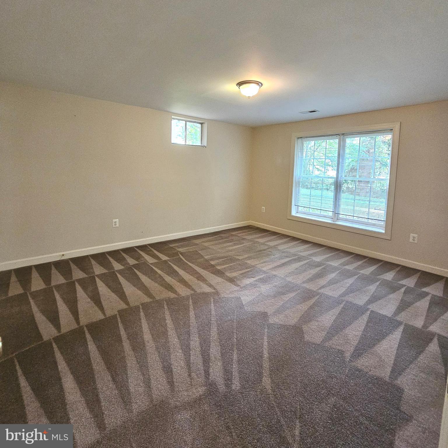 HAMPTON WOODS - Residential