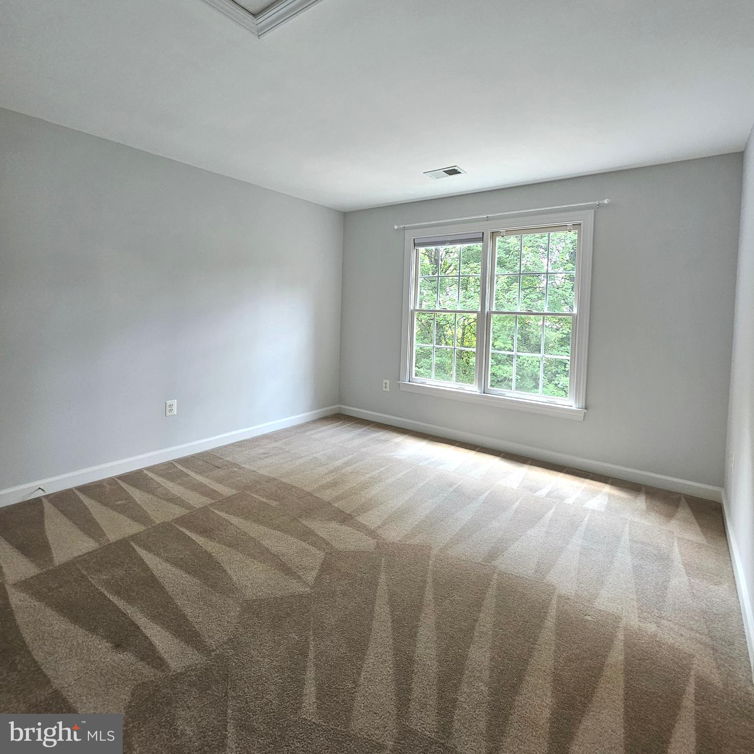 HAMPTON WOODS - Residential