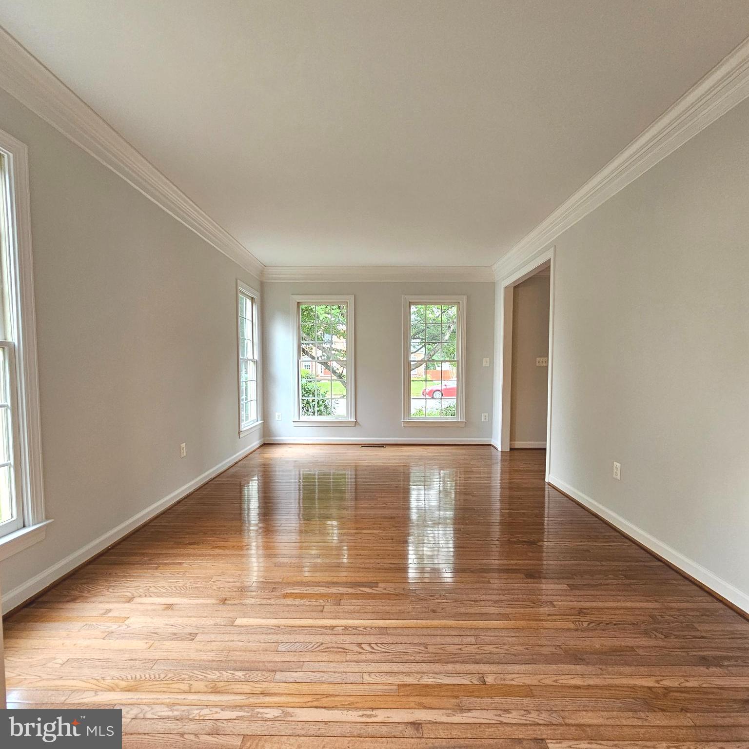 HAMPTON WOODS - Residential