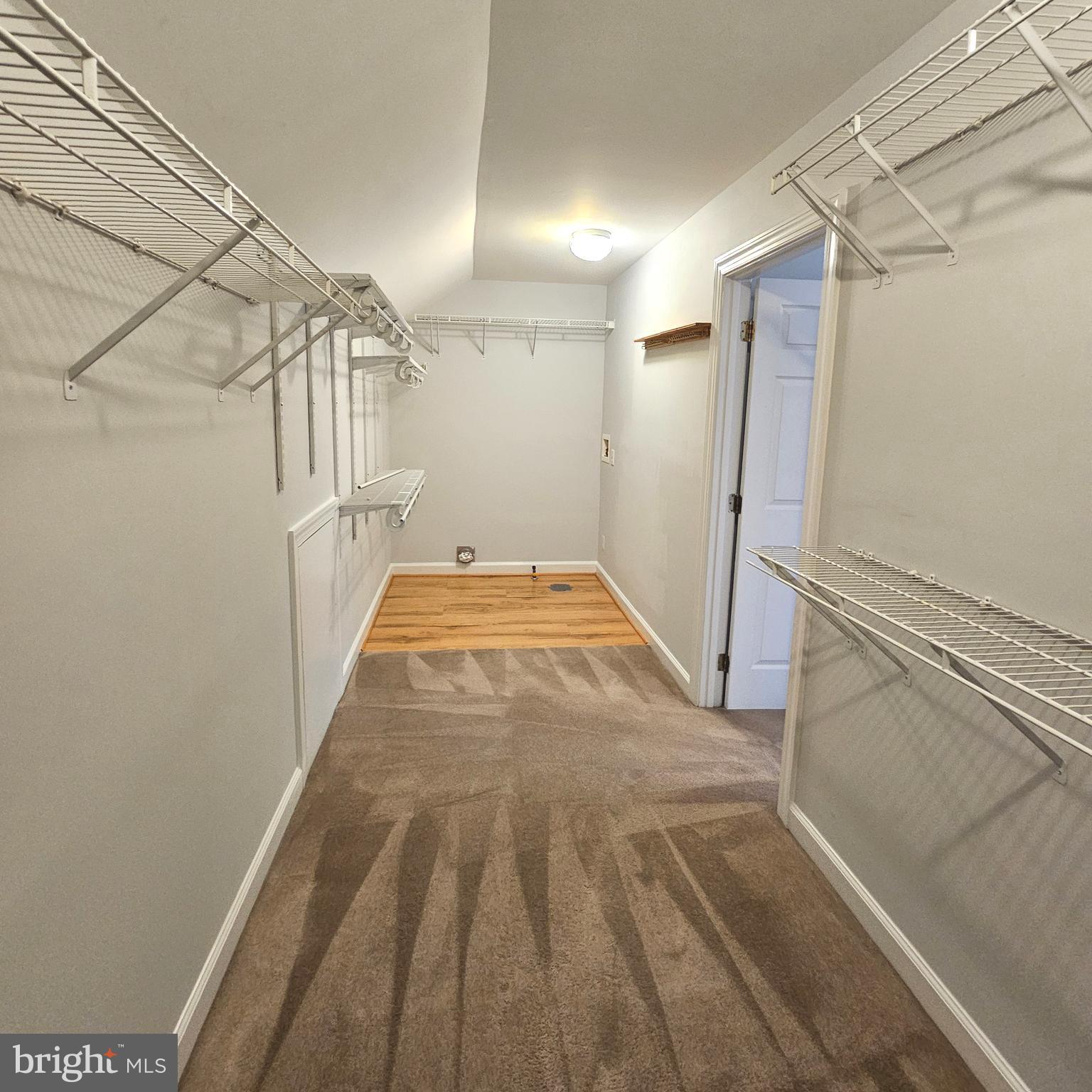 HAMPTON WOODS - Residential