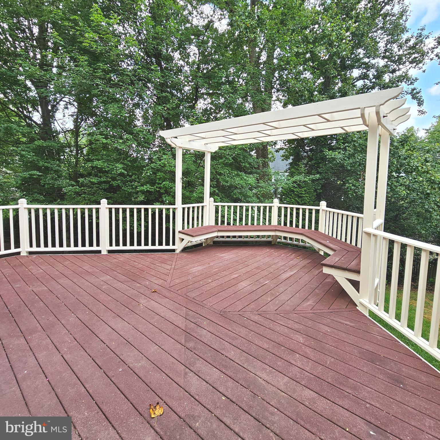 HAMPTON WOODS - Residential