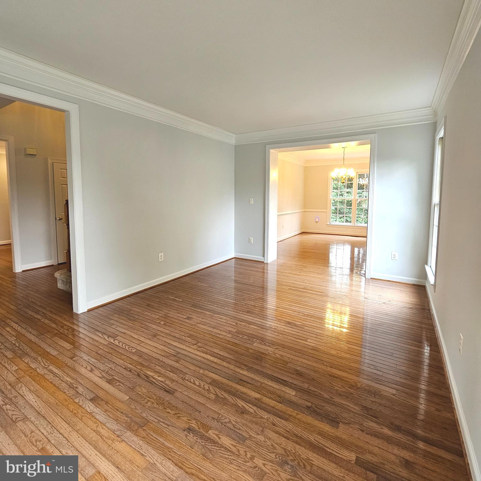 HAMPTON WOODS - Residential