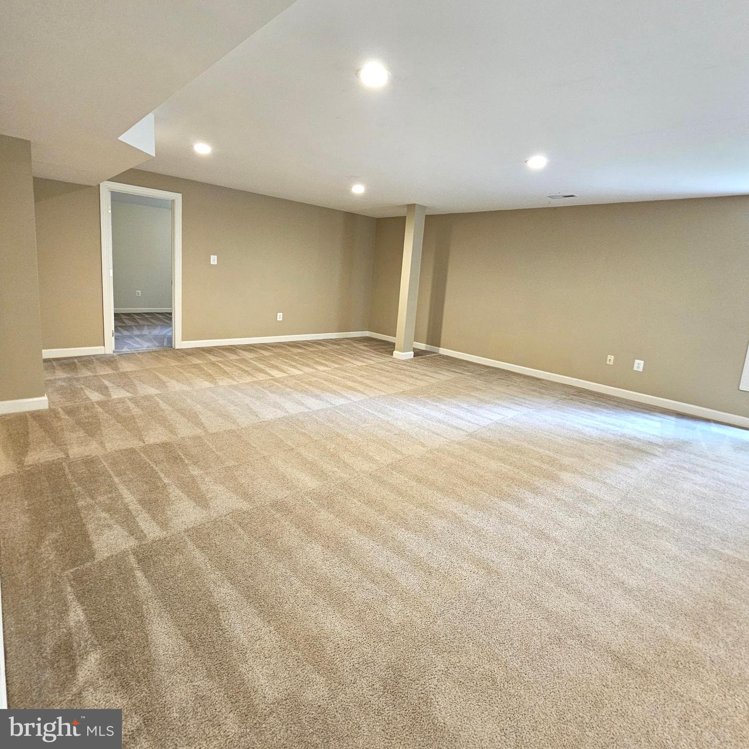 HAMPTON WOODS - Residential